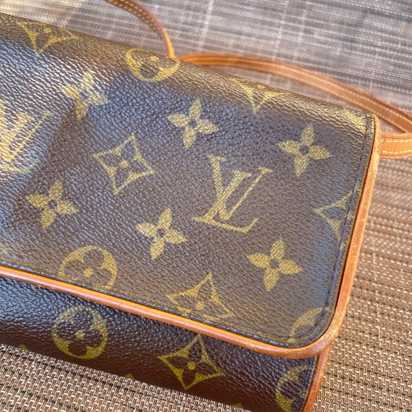 Authentic Louis Vuitton Twin GM - Picture 2 of 16